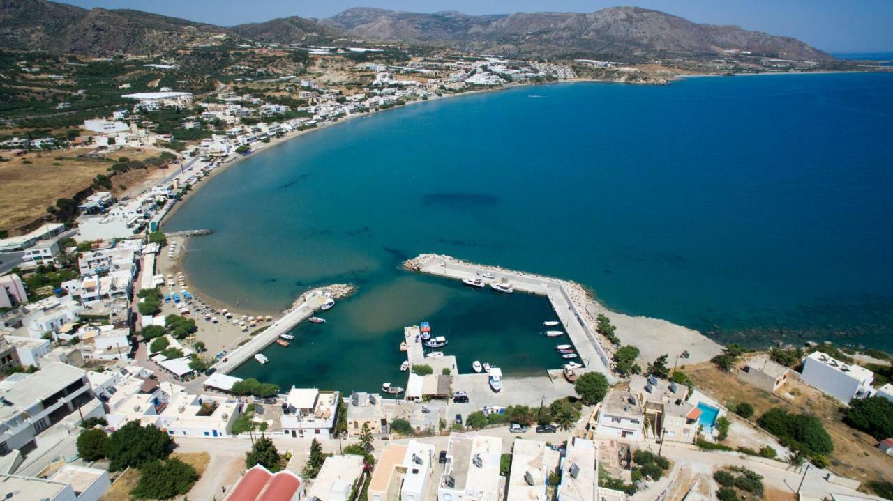 Villa Notos Makrýgialos エクステリア 写真