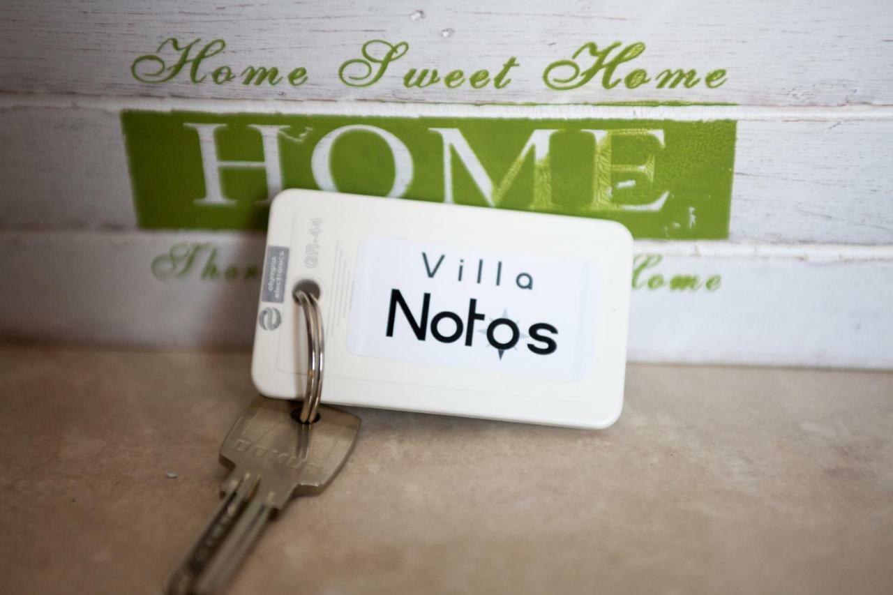 Villa Notos Makrýgialos エクステリア 写真